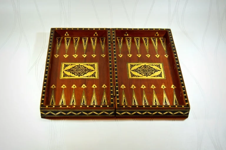 Backgammon antique ivoire et argent intérieur